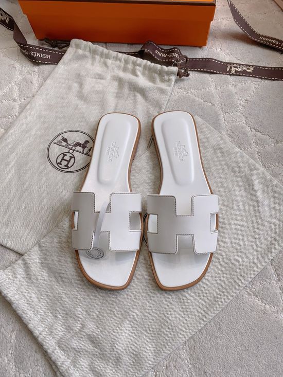 Hermes Exquisite Craftsmanship Leather Sandals
