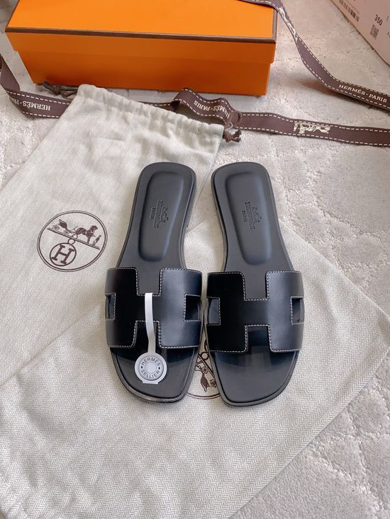 Hermes Exquisite Craftsmanship Leather Sandals