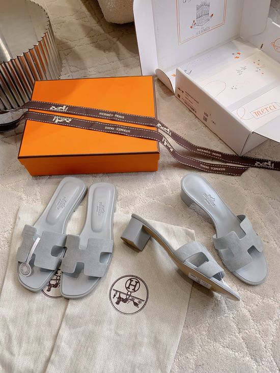 Hermes Premium Leather Slippers with Classic Design
