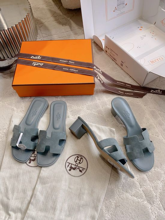 Hermes Premium Leather Slippers with Classic Design