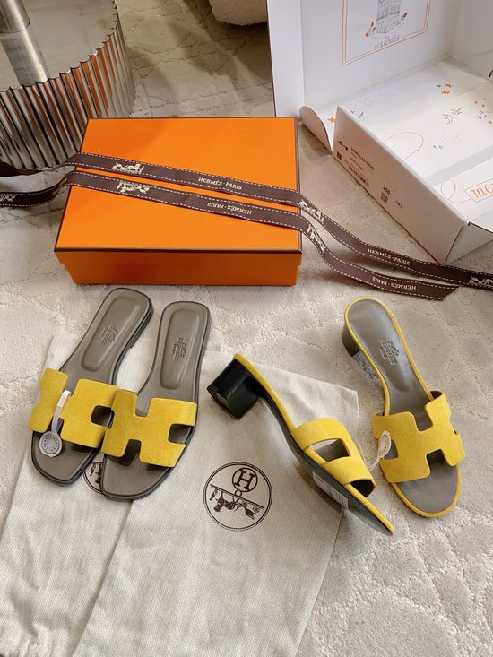 Hermes Premium Leather Slippers with Classic Design