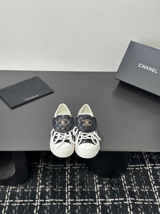 Chanel Dual-wear High-top Casual Sneakers Comfortable