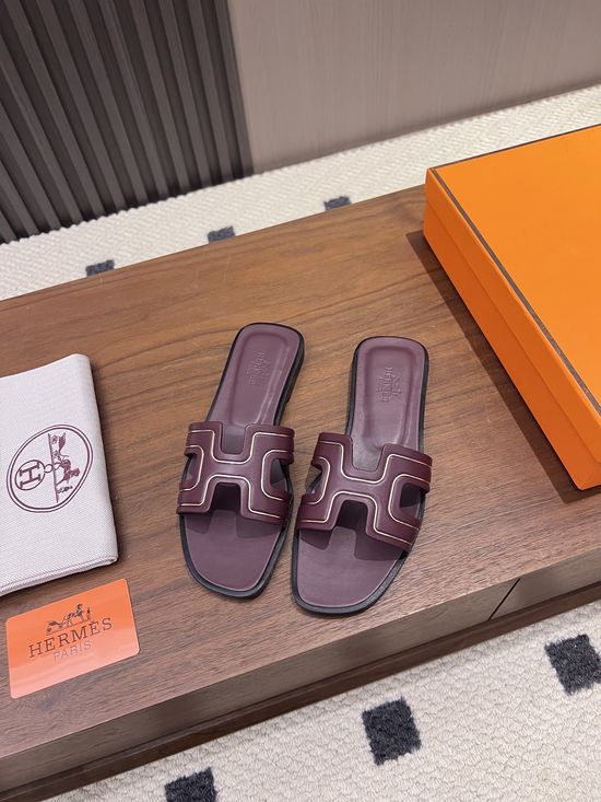 Hermes Handcrafted Metal-bar Design Slippers