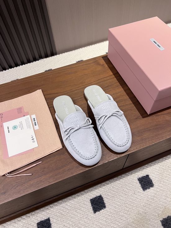 Miu Miu Vintage Leather Bow Slip On Mule Slippers